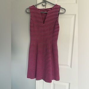 Lilly Pulitzer, Brielle dress extra small hottie, pink and navy